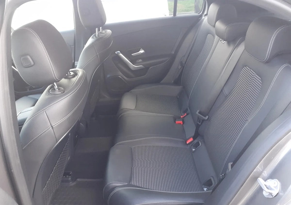 Mercedes-Benz Klasa A cena 109900 przebieg: 53122, rok produkcji 2020 z Kraków małe 407